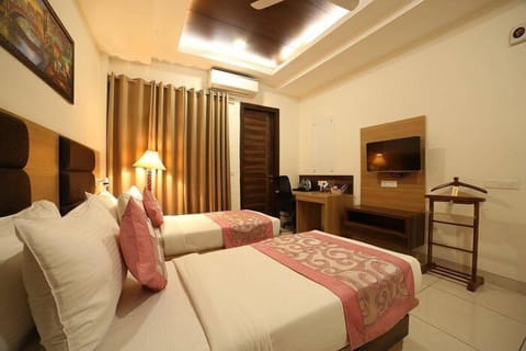 Superior Room | Desk, laptop workspace, free WiFi