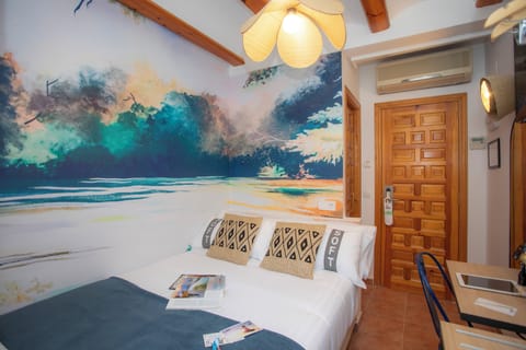 Standard Double Room Single Use | Individually decorated, laptop workspace, free WiFi