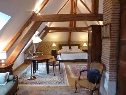 Deluxe Double Room, Park View | Iron/ironing board, free WiFi