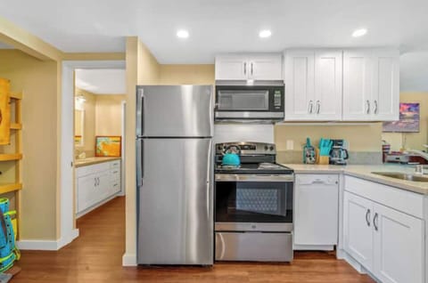 Fully equipped kitchen.