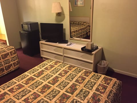 Double Room, 2 Double Beds, Non Smoking | Free WiFi, bed sheets