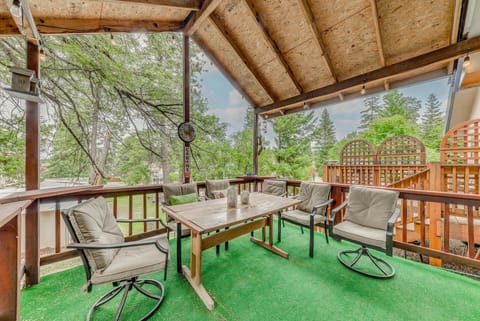 Cabin, 2 Bedrooms | Outdoor dining