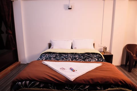 Basic Double Room, Balcony | Free WiFi