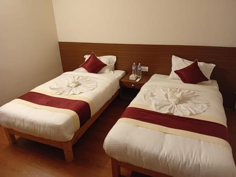 Standard Twin Room, Balcony, City View | Hypo-allergenic bedding, free WiFi, bed sheets