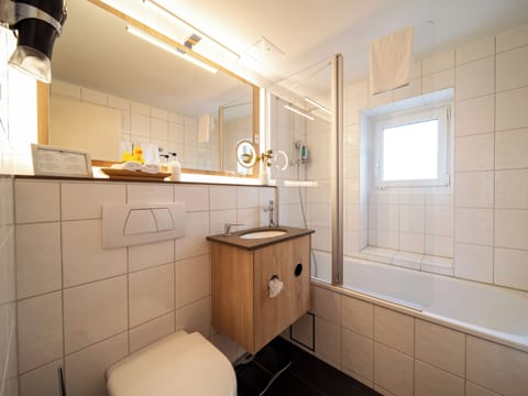 Comfort Double Room, Non Smoking | Bathroom | Free toiletries, hair dryer, bathrobes, slippers