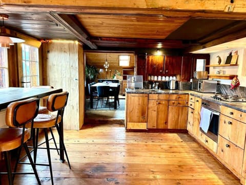 Chalet | Private kitchen | Electric kettle