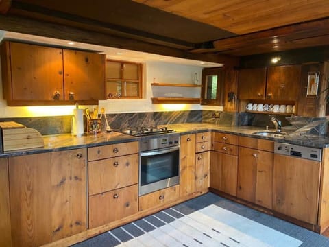 Chalet | Private kitchen | Electric kettle