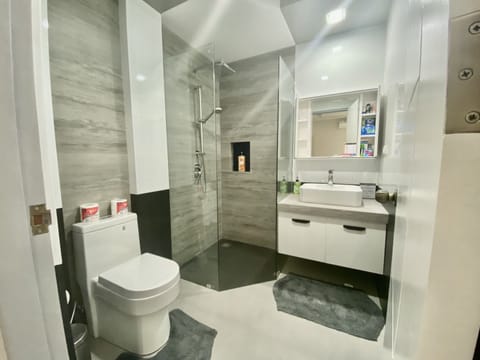 2Br Premium Villa | Bathroom | Free toiletries, hair dryer, bathrobes, slippers