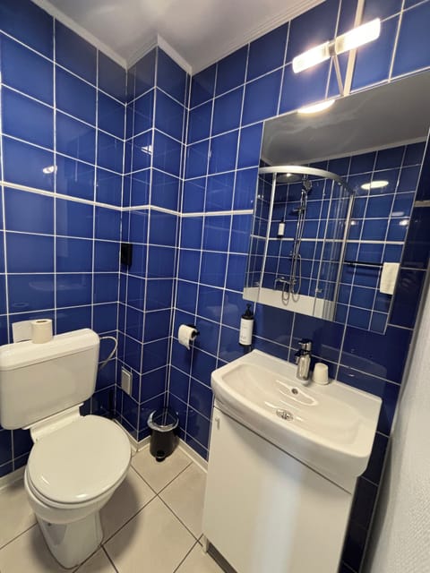 Comfort Double Room, Private Bathroom, City View | Individually decorated, individually furnished, laptop workspace