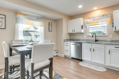 Kitchen | Cooking Basics | Keurig Coffee Maker | Refrigerator