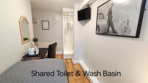 Basic Single Room, Shared Bathroom | Bathroom | Towels, toilet paper