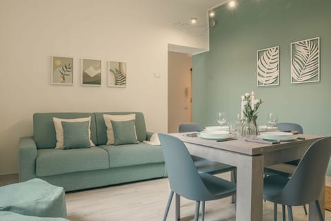 Apartment, Balcony | 1 bedroom, premium bedding, down comforters, iron/ironing board