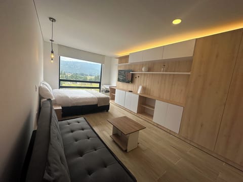 Luxury Apartment, Mountain View | Free WiFi