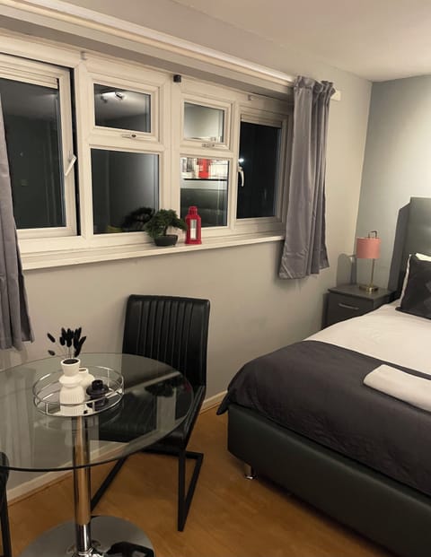 Luxury Double Room | Desk, laptop workspace, iron/ironing board, free WiFi