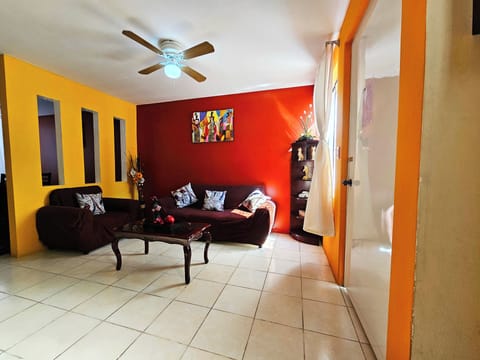 Basic House, Patio | Living area