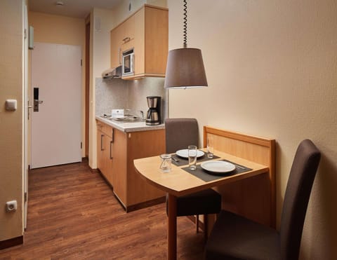 Apartment | Private kitchen | Toaster, highchair