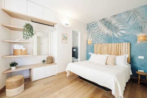 Premium bedding, down comforters, pillowtop beds, individually furnished