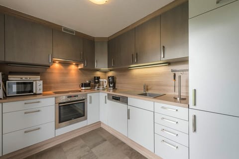 House | Private kitchen | Electric kettle, toaster, highchair