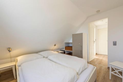 House | 3 bedrooms, individually furnished