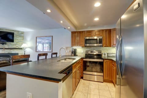 Condo, 2 Bedrooms | Private kitchen | Fridge, oven, coffee/tea maker, toaster