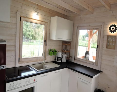 House | Private kitchen | Electric kettle, toaster