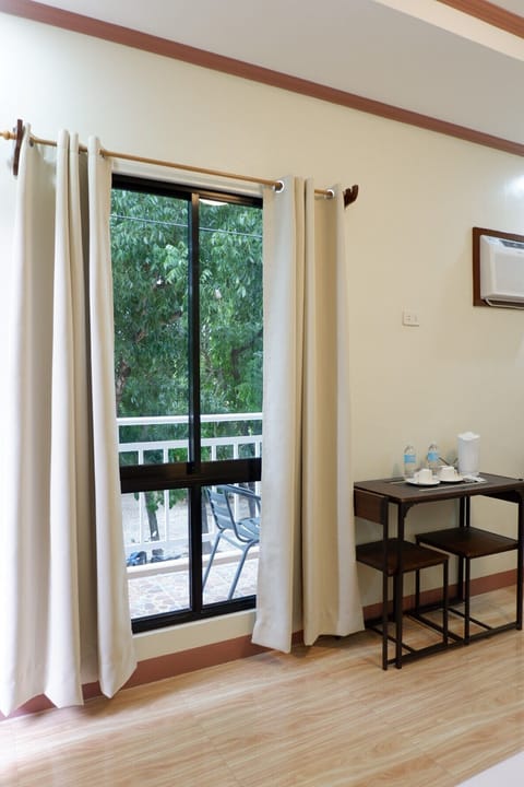 Standard Double or Twin Room | Desk, iron/ironing board, free WiFi