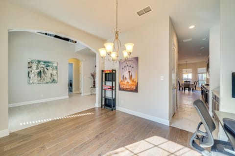 House (4 Bedrooms) | Interior