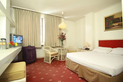 Double or Twin Room | Desk, free WiFi, bed sheets