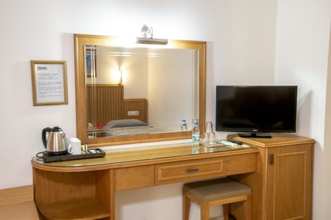 Deluxe Double or Twin Room, 1 Bedroom | Premium bedding, minibar, desk, blackout drapes