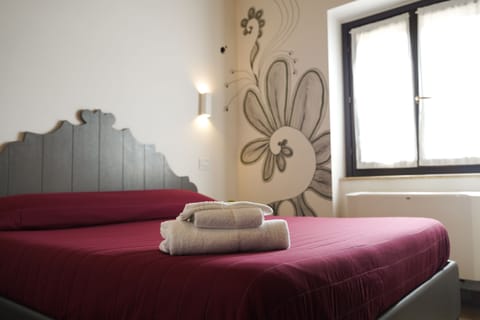 Standard Double Room (Verde) | Minibar, in-room safe, free WiFi, bed sheets