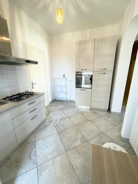 Apartment, 3 Bedrooms, Accessible, Smoking | Private kitchen