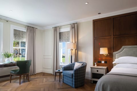 Accessible Garden Suite | Egyptian cotton sheets, premium bedding, free minibar items