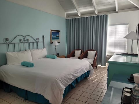 Balcony Room | In-room safe, iron/ironing board, free WiFi, bed sheets