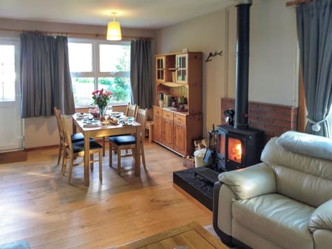 Living room/dining room | Pine Cottage, Killin