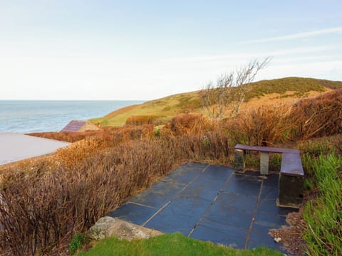 Outdoor area | Blue, Red, Yellow - Coastal Path Cottages, Trefor