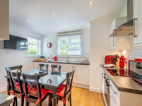 Kitchen/diner | Duck Bay Cottage 2 - Duck Bay Cottages, Alexandria, near Loch Lomond