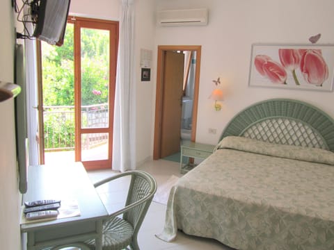 Comfort Double Room | Minibar, free WiFi