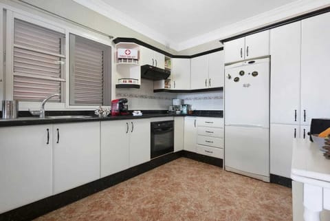 Apartment, 2 Bedrooms, Smoking, Balcony | Private kitchen