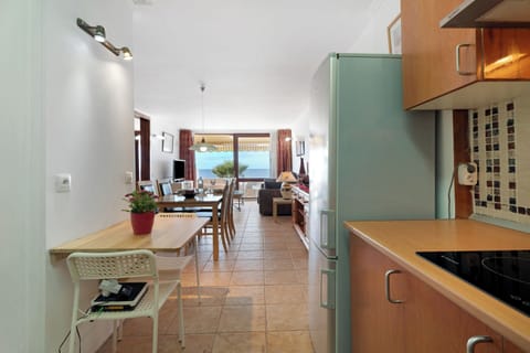 Apartment, 1 Bedroom, Balcony, Ocean View | Private kitchen | Electric kettle, toaster