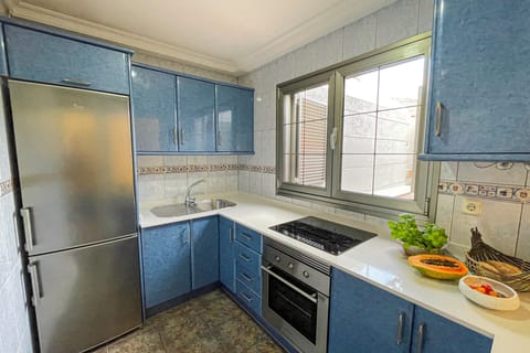 Apartment, 2 Bedrooms, Smoking, Balcony | Private kitchen