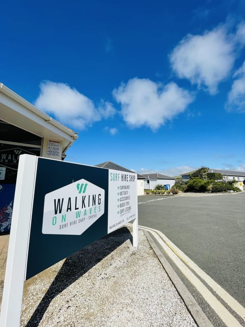 Surfing/boogie boarding