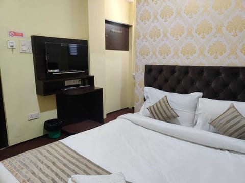 Economy Double Room | Blackout drapes, iron/ironing board, free WiFi