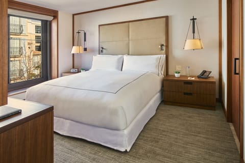1 bedroom, Egyptian cotton sheets, premium bedding, free minibar