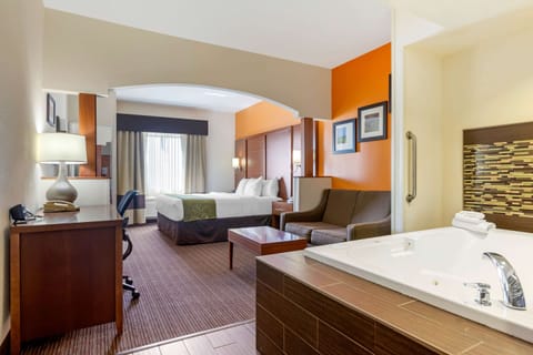 Suite, 1 King Bed, Non Smoking, Hot Tub | 1 bedroom, premium bedding, in-room safe, desk