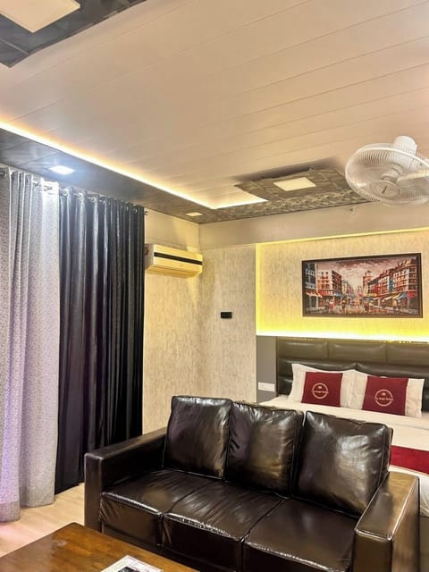 Standard Studio Suite, Balcony, City View | Laptop workspace, free WiFi