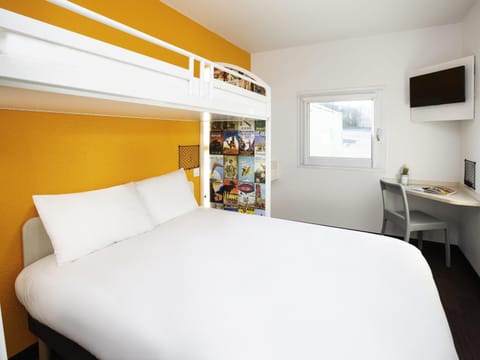 Room, Multiple Beds | Soundproofing