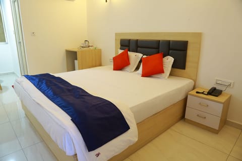 Deluxe Double Room | Desk, laptop workspace, free WiFi