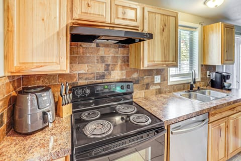 House (2 Bedrooms) | Interior