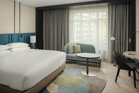 Grand Room, 1 King Bed | 1 bedroom, premium bedding, in-room safe, soundproofing