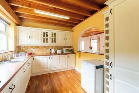 0e85f3ba ae7e 4329 aa94 f9b3087dfe71